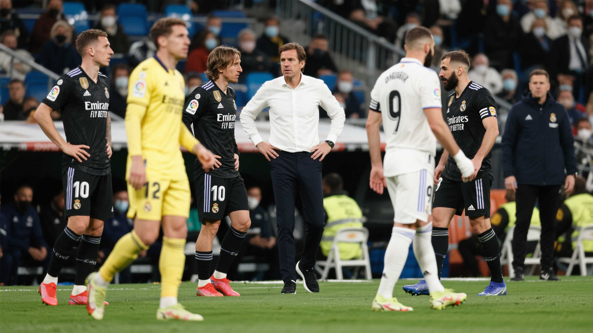 伤病缠身的皇家马德里对阵帕丘卡，阿隆索重用21岁新星